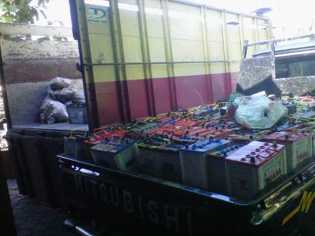Membeli aneka limbah logam bekas, aki bekas, AC bekas