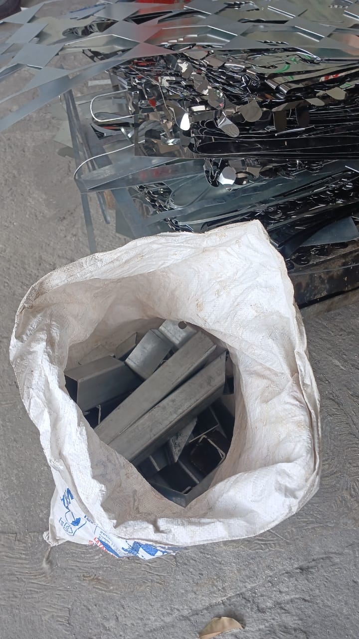 Membeli aneka limbah logam bekas, aki bekas, AC bekas